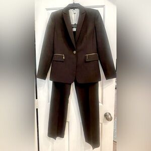 Tahari Arthur S Levine 
2pc Suit Jacket and Pants Set